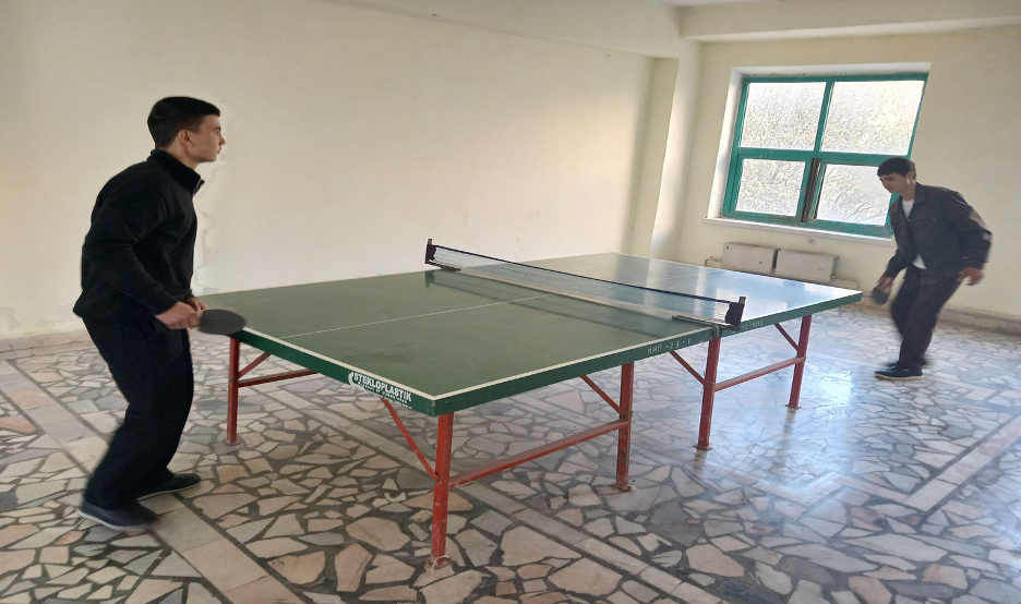 Gurlan tuman 2-son texnikumida Besh tashabbus musobaqasi doirasida sportning stol tennis turi bo`yicha musobaqa o`tkazildi.